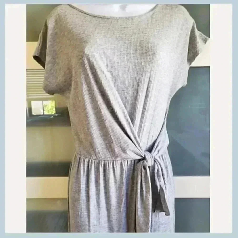 ✨ Caution to the Wind Jumpsuit – Chic, Flirty & Effortlessly Stylish ✨ - Picture 7 of 8